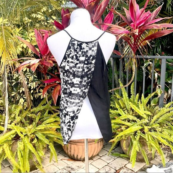 Parker Lime Splash Split Back Sleeveless Blouse - Picture 4 of 7